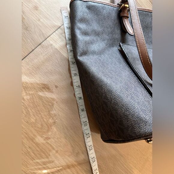 Michael Kors Jet Set Medium Tote Bag - Picture 6 of 8